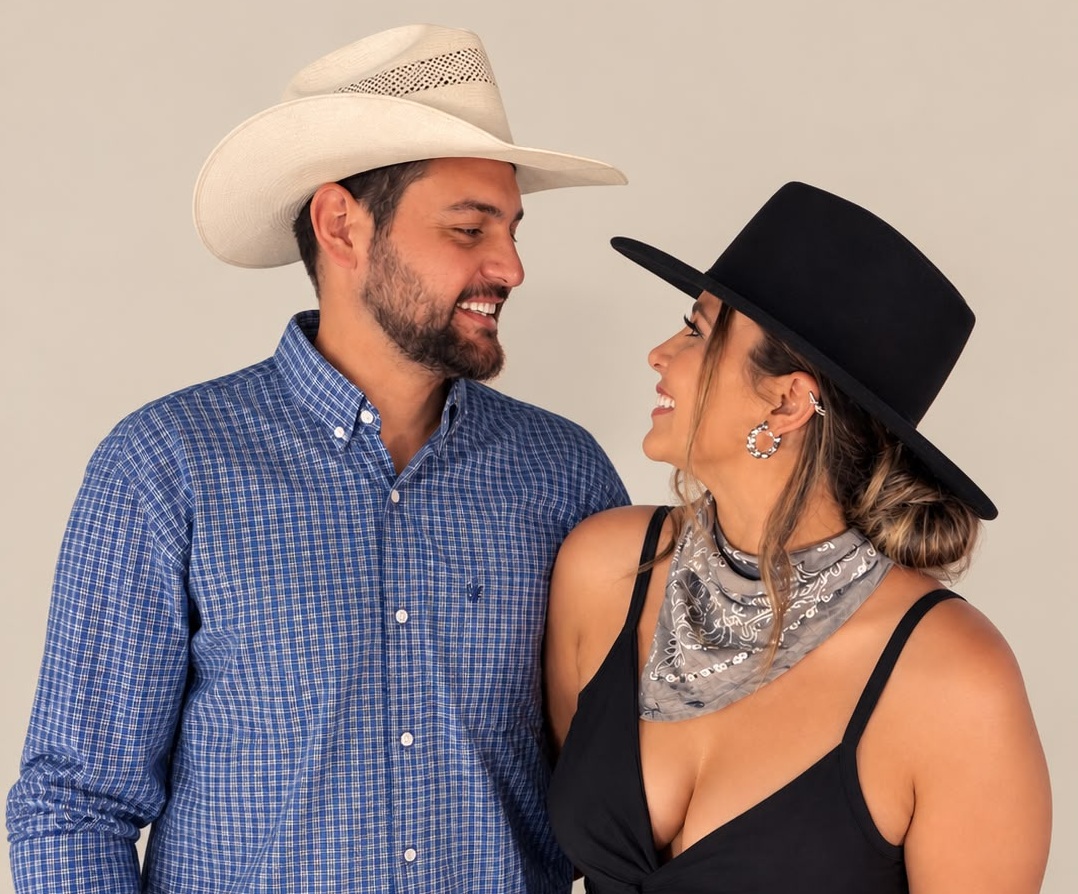 Christiane e Lucas olhando a paisagem